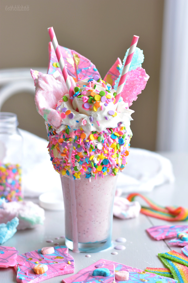 If you’ve got a unicorn obsessed little girl and you’re looking for unicorn birthday party ideas then you’re in the right place! My ten year old loves unicorns, so I’ve collected all of the best unicorn party ideas & put them in one place to make it easy! Whether you’re looking for the cutest unicorn decorations or games, you’ll find everything you need to make your daughter’s unicorn party special! Love this from Beth’s Cakes!#unicorn #unicornparty #unicorncake #birthdayparty