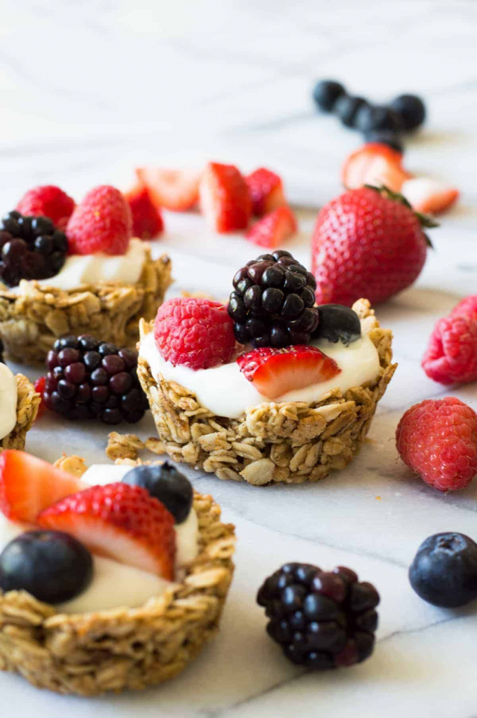 Fruit & Yogurt Granola Cups from House of Yumm are easy to prepare & kids love to eat them! 