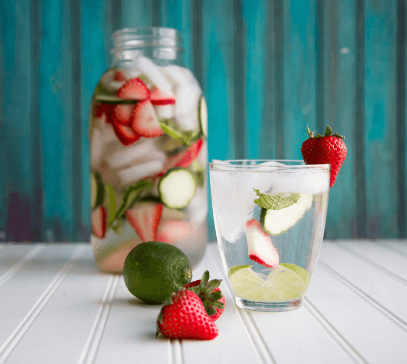 These detox water recipes are the best! Whether you’re looking for a flatter tummy, or an apple cider vinegar fat flush, or a fruity metabolism boosting detox water this list has you covered! All are homemade and so easy to make using simple ingredients! Seriously, these are perfect detox drinks to burn fat, lose weight, and clear up acne! #detoxwater #weightloss