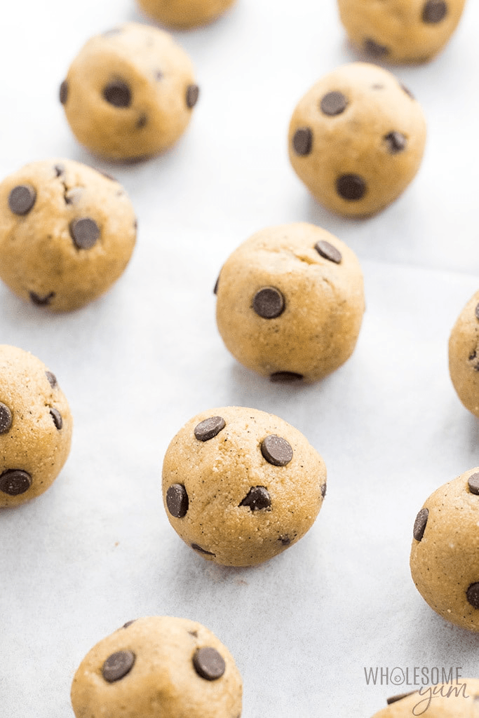 Keto Fat Bombs! 31 Easy Low Carb Recipes for the Ketogenic Diet