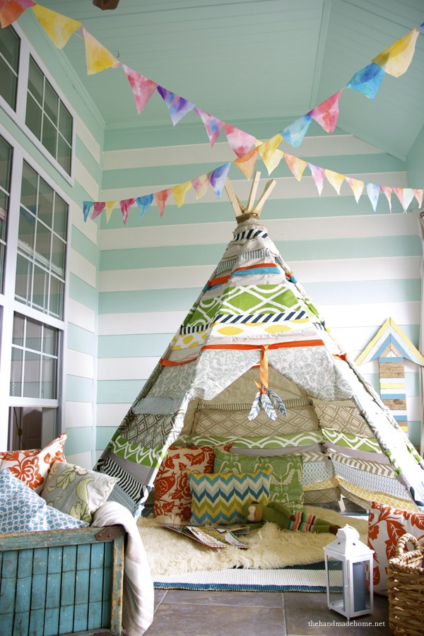 25 playroom ideas to inspire you to design a fun and organized playroom for your kids! From creative DIY decor, art and indoor play ideas to how to convert a nursery or bedroom to a playroom we’ve got you covered with awesome playroom ideas the entire family will love like this one from The Handmade Home! #playroom #kidsroom