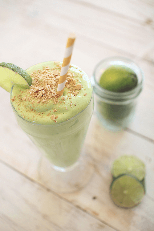 Delightfully Easy Low Carb Smoothie Recipes For Weight Loss: 23 Fat Burning Keto Smoothies