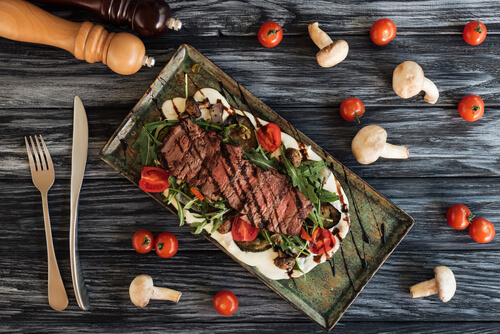 Looking for keto diet tips for beginners? Here’s a plan that gives you all the recipes & rules of the ketogenic diet so you’ll know how to start right! With 5 Easy Keto Meal Plans! (7-day & 30 Day Meal Plan) & free printable keto food lists to help you shop! Tons of fantastic weight loss tips, before & after inspiration, plus the easiest macro calculator! Seriously, the best keto diet resource for beginners to get the results you need to achieve your weight loss & fitness goals! #keto #ketogenic #ketorecipes