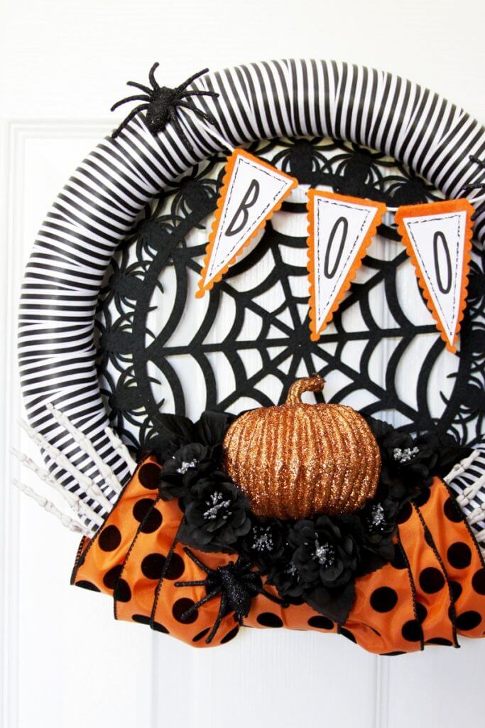 21 of the Best DIY Halloween Decorations-Fabulous & Frugal Decor Hacks