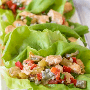21 Keto Lunch Ideas Fabulous packable keto lunch recipes to take on the go to work, school, or enjoy at home! Make life easy with these low carb, ketogenic diet recipes for lunch! Whether you’re looking for quick and easy chicken, or prefer to meal prep a beef taco bowl your lunch is covered with these easy keto recipes! Don’t miss the tuna salad stuffed avocados! Yum! #keto #ketogenic #ketosis #ketodiet #ketogenicdiet #ketorecipes #ketolunch #lowcarb
