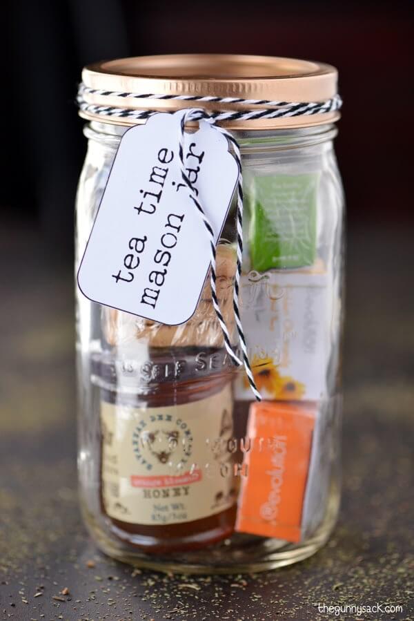 27 Mason Jar Gift Ideas Easy DIY gifts for Christmas! Love this idea from The Gunny Sack