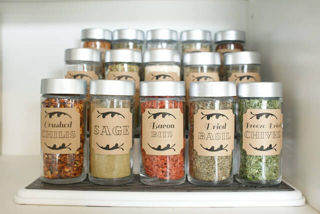 I’m always looking for easy kitchen organization ideas, and these DIY budget-friendly tips! Love the dollar store spice cupboard organization hack from The Social Home! #KitchenOrganization #KitchenOrganizationDIY #kitchentips #kitchenideas #organization #organizationideas 