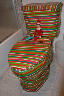 Love these elf on the shelf ideas! So much creative fun for kids and easy too! I’ve seen a lot of elf ideas, but these are too cute! Lots of last minute Elf on the Shelf ideas you can do quick on this list & I’m using this elf hack! Wow! Don’t miss the hilarious elf in the bathroom! #elfontheshelf #elfontheshelfideas #ElfIdeas