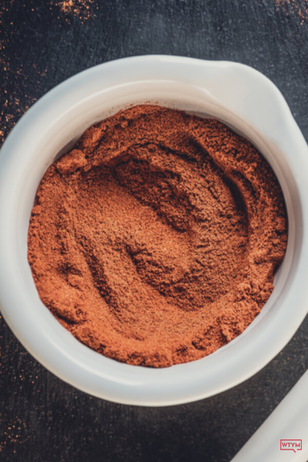 Easy Homemade Taco Seasoning Recipe | A simple recipe for homemade taco seasoning that’s keto, low carb, sugar free, & gluten free! Make taco night healthy with this 5 mintute keto-friendly taco seasoning!