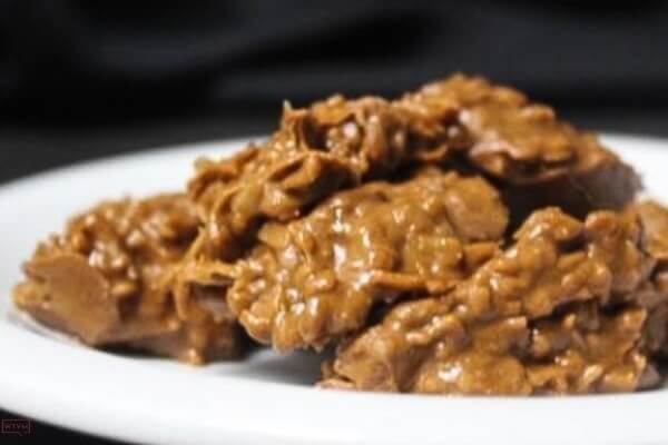 Easy Keto No Bake Cookies! Peanut Butter Chocolate Cookie Recipe