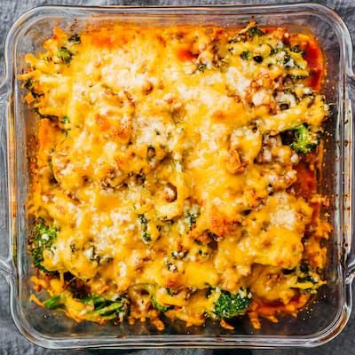25 Keto Dinner Casseroles. Need a few easy, healthy dinner recipes? These low carb casseroles are fabulous! Tonight’s dinner is covered! These keto casseroles are perfect for anyone following the low carb, keto diet, but they don’t taste anything like “diet” food! Perfect for busy weeknights and family dinner! Awesome keto dinner recipes! #ketorecipes #ketorecipe #keto #ketocasserole #ketocomfortfood #ketodiet #lowcarbrecipes #healthyrecipes #dinner #dinnerrecipes #casserole