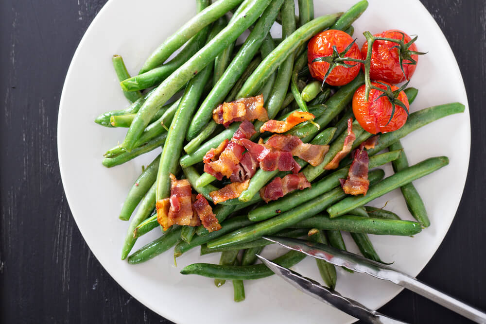 Southern Green Beans with Bacon & Almonds [Low Carb Side Dish Recipe] | Fresh green beans with almonds sautéed in butter & bacon grease creates an easy keto side dish to compliment any low carb dinner! If you’re looking for low carb vegetable sides with flavor this simple stovetop keto recipe is the best! Plus it only takes 15 minutes with 4.7 carbs!
