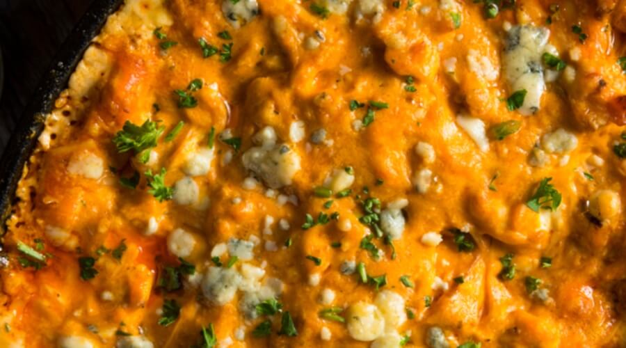 Keto Buffalo Chicken Dip! If you need an easy keto appetizer check out this low carb Buffalo Chicken Dip recipe with chicken